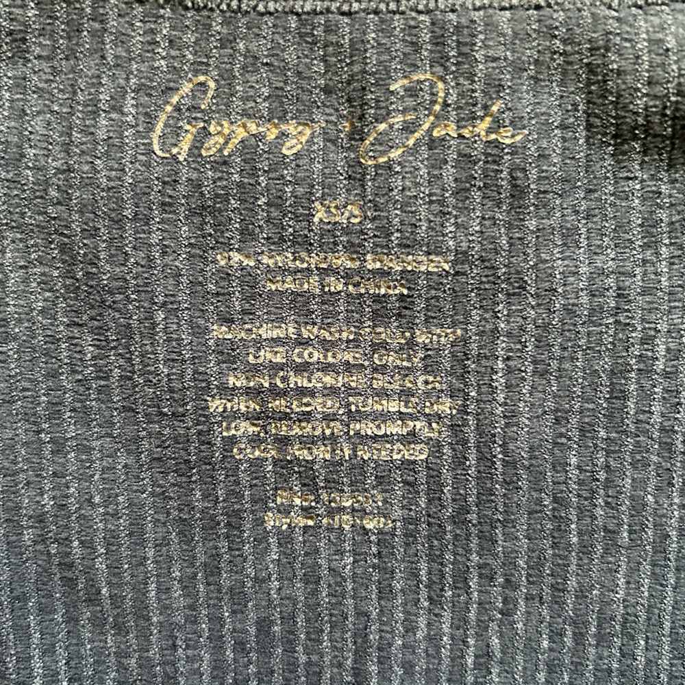 Gray Ribbed Tank Top - Picture 3 of 3